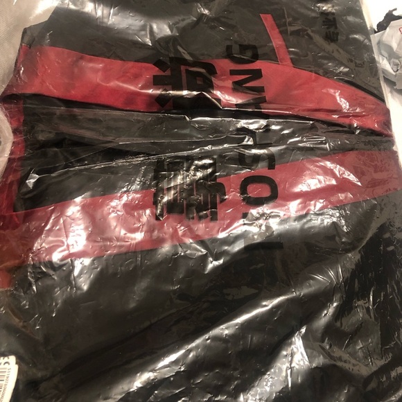 Elegant Black and Red Men's Blazer - Picture 2 of 4